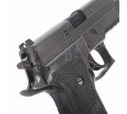 SIG SAUER P226